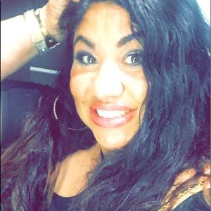 Meet your Posher, Marisa